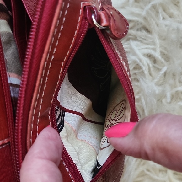 SALE💥Brighton Leather Love Ya Org Heart Crossbody - Picture 9 of 13